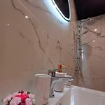Your In With Free Private Parking Apartament