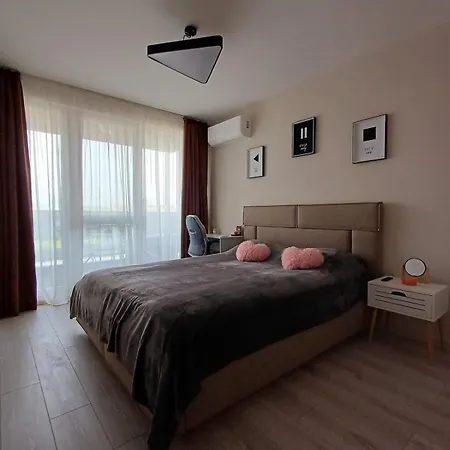 Your In With Free Private Parking Apartman