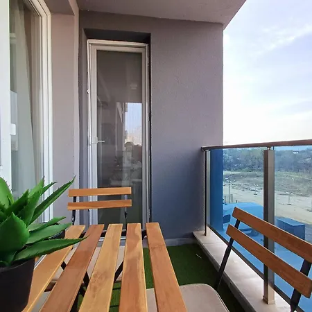 Your In With Free Private Parking Apartmán *