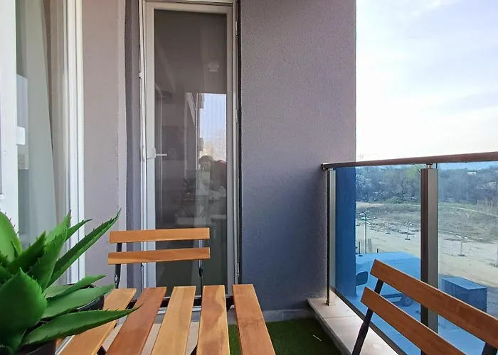 Your In With Free Private Parking Apartmán *